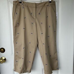 •Liz Claiborne• NWT Seahorse Embroidered Khaki Capris - Size 14P